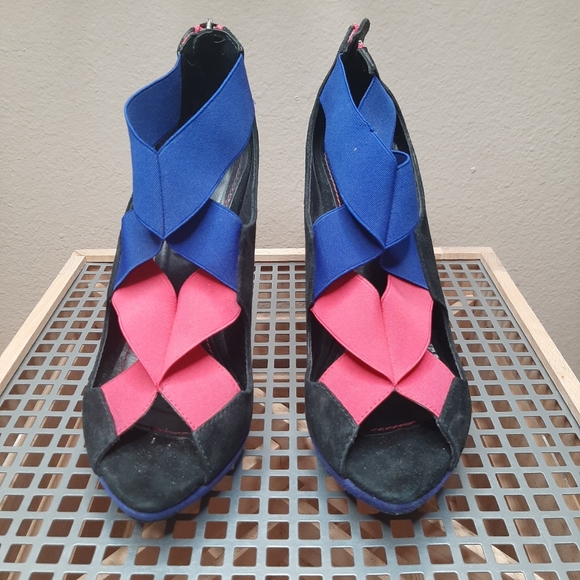 ZARA Colorblocked Strappy Stilettos - Picture 2 of 8